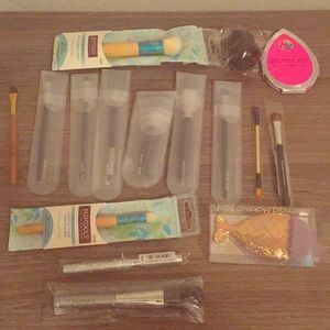 HUGE Makeup Brush Haul + Beautyblender Blotterazzi